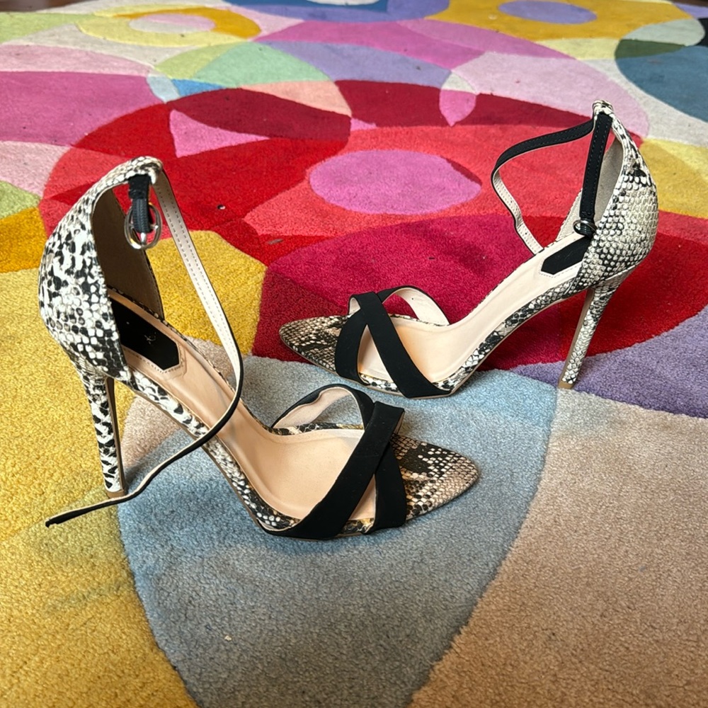 snake print strapped heels. size 7.5